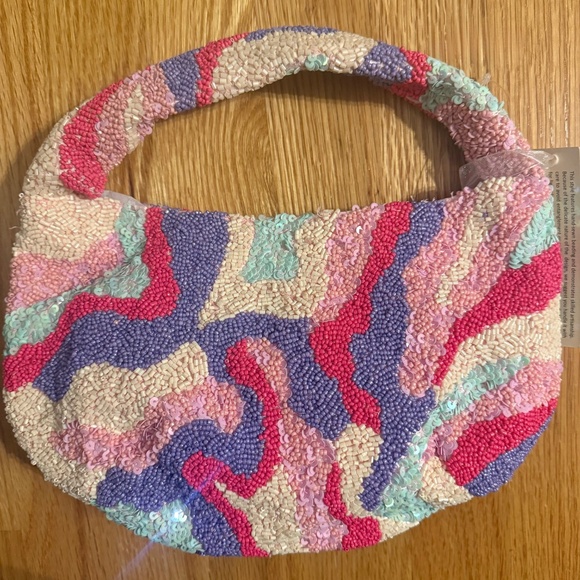 Viral Beaded Bag - Picture 4 of 6